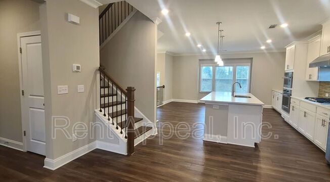 4560 MIKAJACK DR