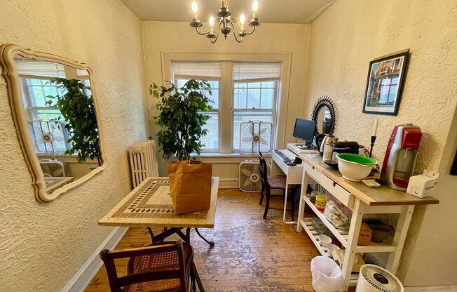 1 bed, 1 bath, $995, Unit 102