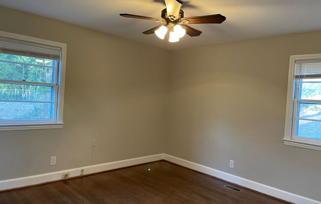 3 beds, 1 bath, $1,595