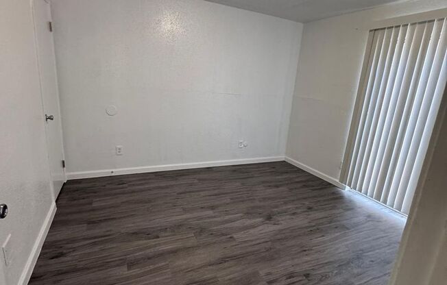 2 beds, 1 bath, 992 sqft, $1,250, Unit 134