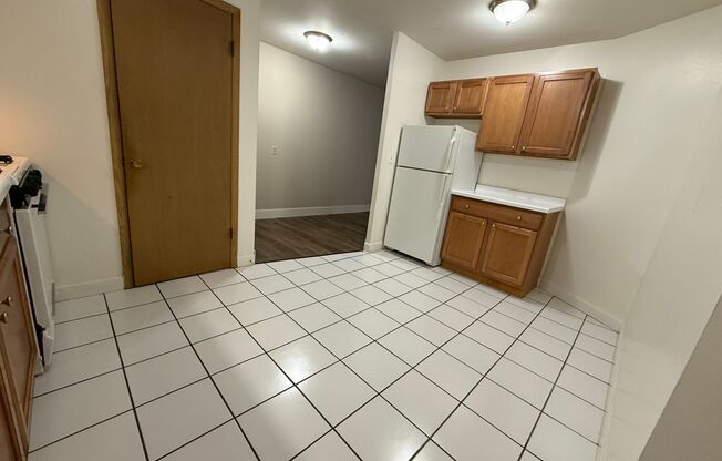 1 bed, 1 bath, $1,095, Unit 103