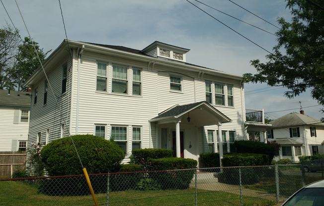 Providence- Stunning Elmwood Single Family - $2,450