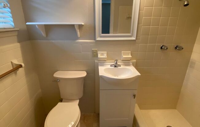 2 beds, 1 bath, 900 sqft, $1,299, Unit APT 19