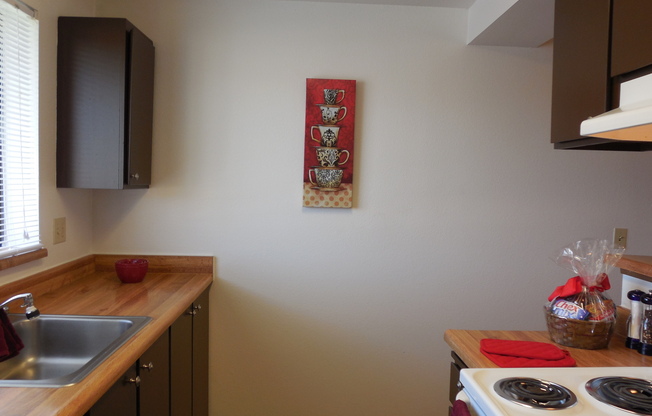 2 beds, 1 bath, 895 sqft, $1,790, Unit M105