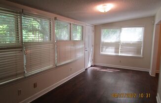 3 beds, 3 baths, $1,450, Unit 1038 N. Guignard Drive