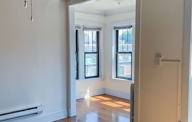 2 beds, 1 bath, 819 sqft, $3,350, Unit 2876-3