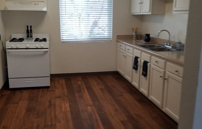 2 beds, 1 bath, 750 sqft, $1,925, Unit 239