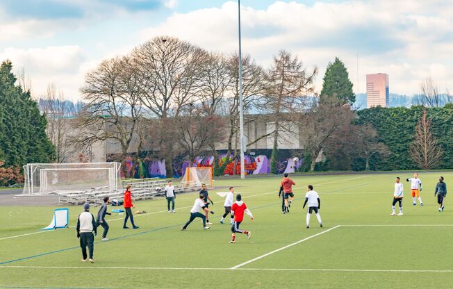 1 bed, 1 bath, 570 sqft, $1,390, Unit 215