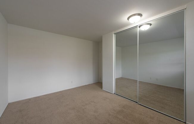 1 bed, 1 bath, 700 sqft, $1,395, Unit Unit 323