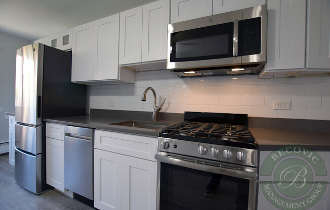 2 beds, 1 bath, 700 sqft, $2,250, Unit 501