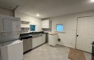 1 bed, 1 bath, 490 sqft, $1,250, Unit Unit 911