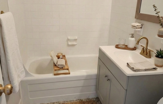 2 beds, 1.5 baths, 1,150 sqft, $1,250, Unit 21-063E