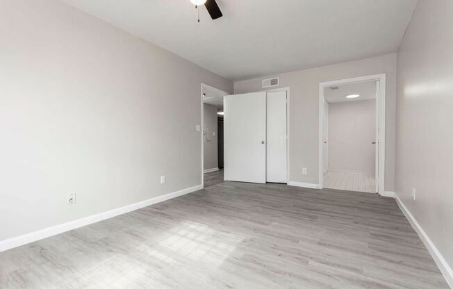 2 beds, 2 baths, $895, Unit 2
