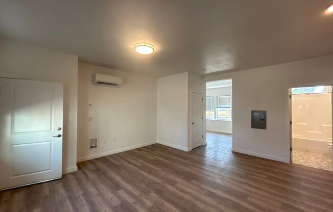 Studio, 1 bath, 639 sqft, $1,300