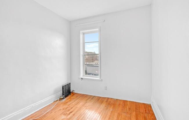 171 E 8 ST