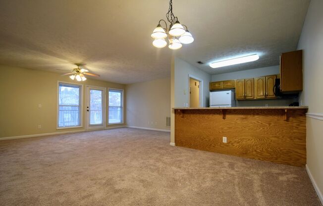 2 beds, 2 baths, $1,100, Unit UNIT 4