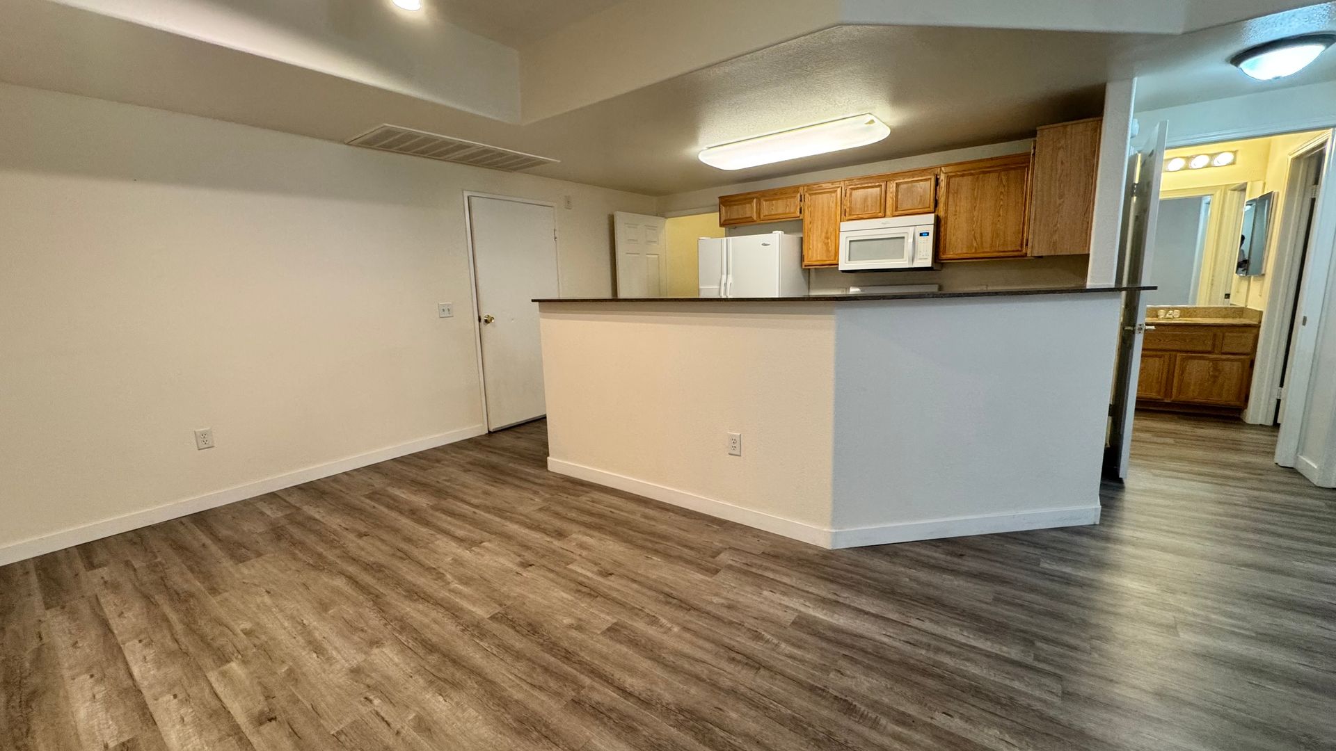 Great Southwest location in vicinity of Flamingo and Fort Apache