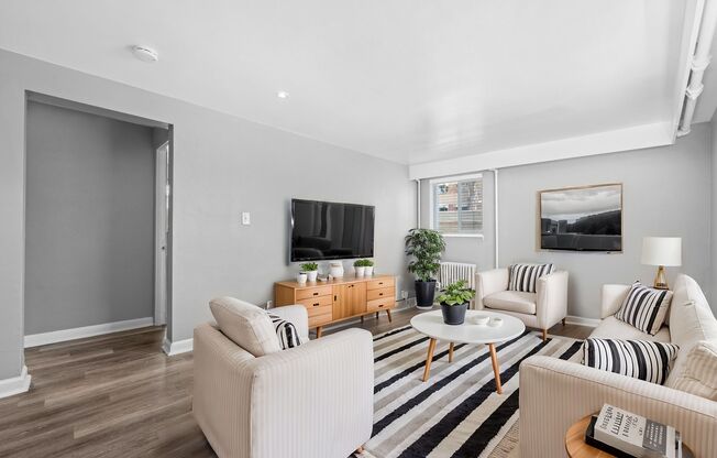 Mayfair - Remodeled Units - Must See! ***