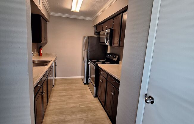 2 beds, 2 baths, 966 sqft, $1,375, Unit 1721