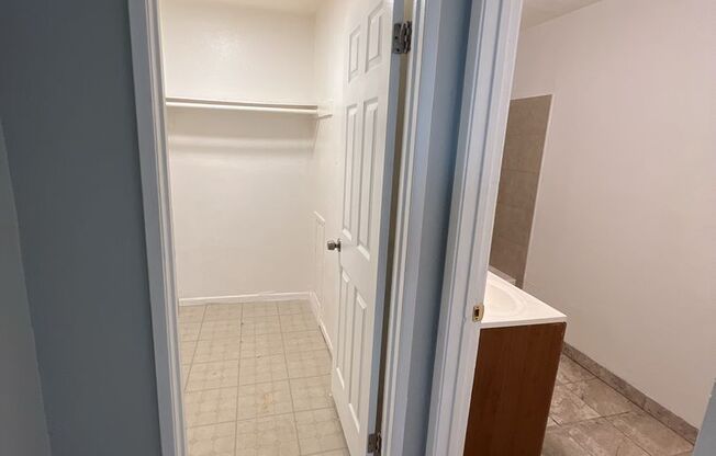 Studio, 1 bath, $1,150