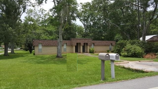 2 beds, 1 bath, 800 sqft, $1,025, Unit Unit A - 220 W Verbena Ave, Foley *key 16*