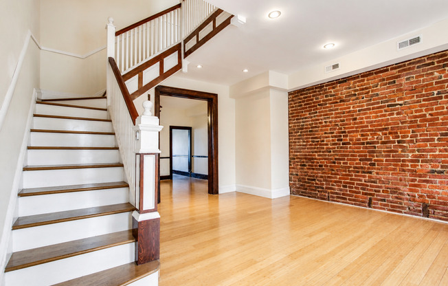 2811 11th St