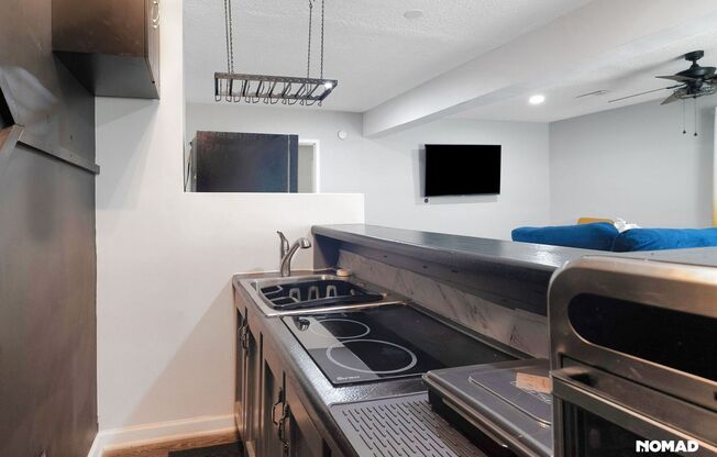 Charming 2BR Duplex in Stone Mountain
