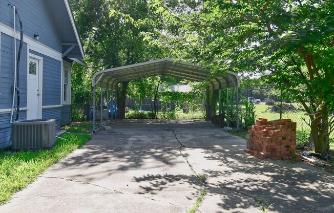 2615 Polk- House