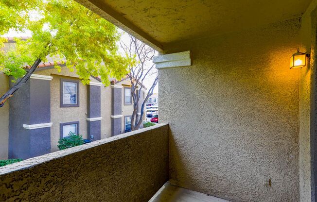 3 beds, 2 baths, $1,570, Unit # 2084