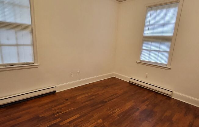 2 beds, 1 bath, $750