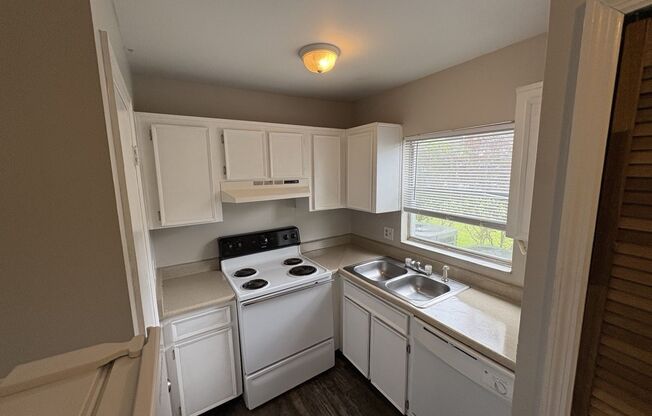 1st floor 2 bedroom 2 bathroom