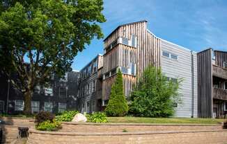 Bass Lake Crossing exterior