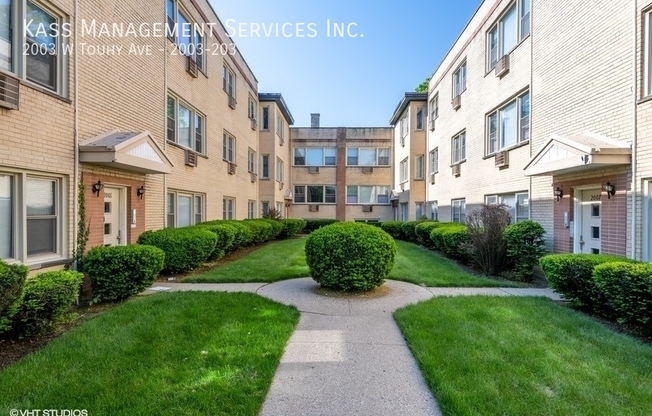 2003 W TOUHY AVE