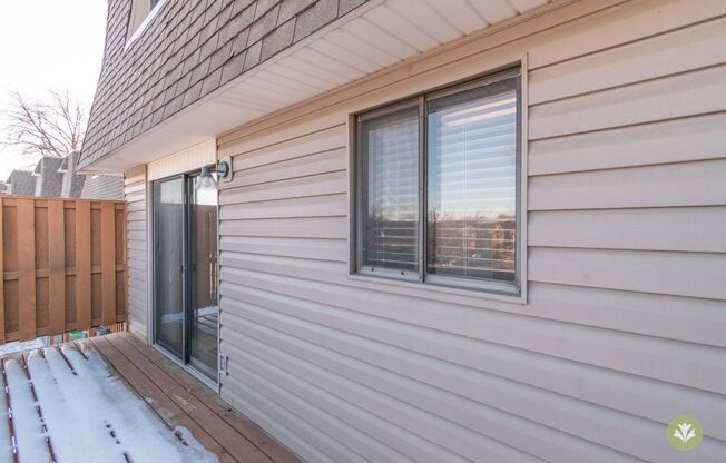2 beds, 2.5 baths, 1,307 sqft, $1,870, Unit R-89