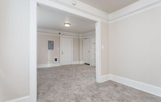 Studio, 1 bath, 400 sqft, $825, Unit 107