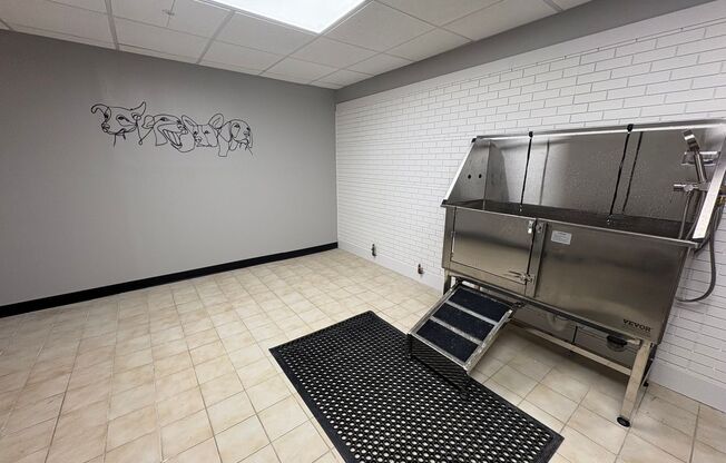 1 bed, 1 bath, 545 sqft, $1,900, Unit 420