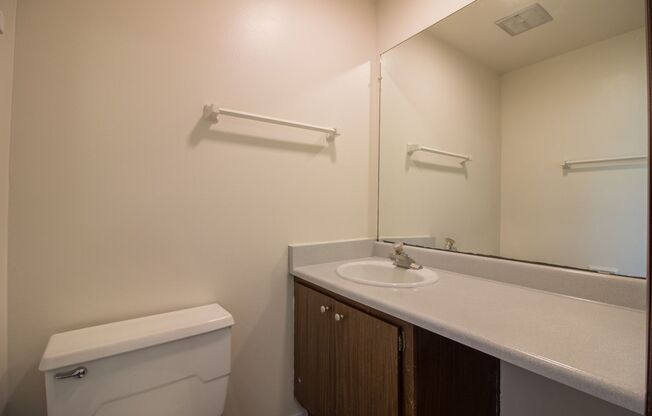 2 beds, 1.5 baths, 650 sqft, $1,375, Unit 210