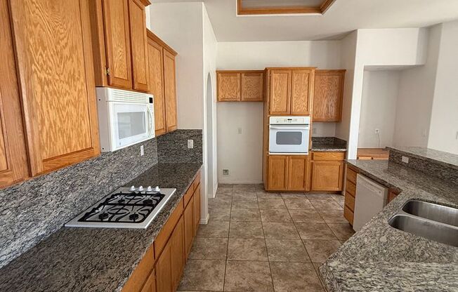 3 beds, 2.5 baths, $2,800
