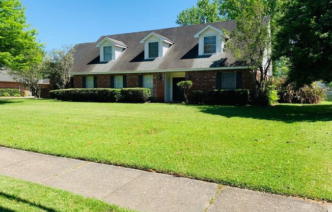 866 WEST LAKEVIEW DR