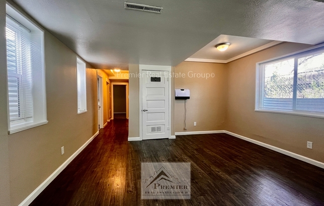 2425 W Platte Ave
