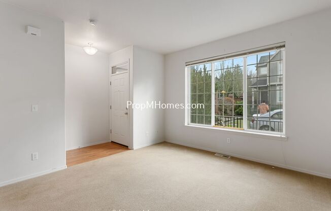 Spacious Two Bedroom End Unit Townhouse In Beaverton w/ Two Primary Suites!