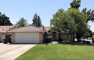 Beautiful 4-Bedroom Home for Rent in a Prime Bakersfield Location!