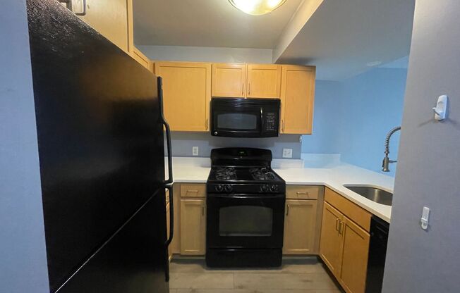 Studio, 1 bath, $1,830, Unit Apt S325