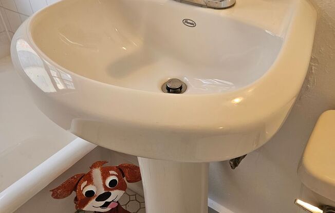 Studio, 1 bath, 337 sqft, $1,179, Unit 23