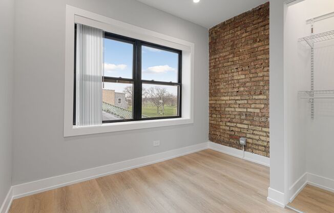 3 beds, 1 bath, 524 sqft, $2,300, Unit 1556-1P