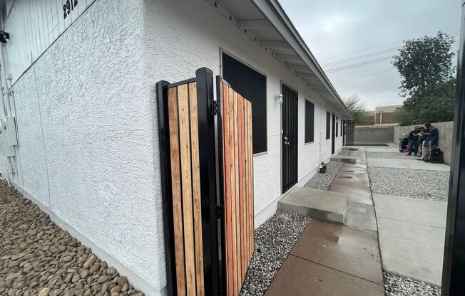 2912 E Roeser Rd.
