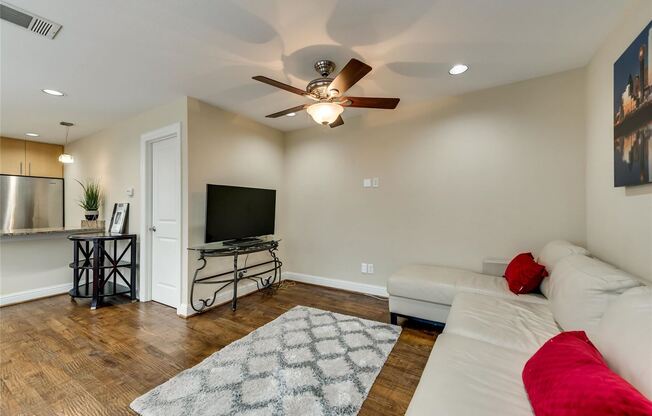 4973 Thunder Rd Unit B