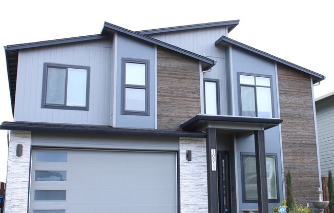 BEAUTIFUL 4+ BR, 2.5 BA TWO STORY HOME IN FRASIER DOWNS! PET FRIENDLY!