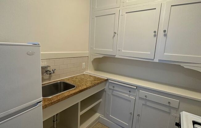101 Cervantes Boulevard (918r)