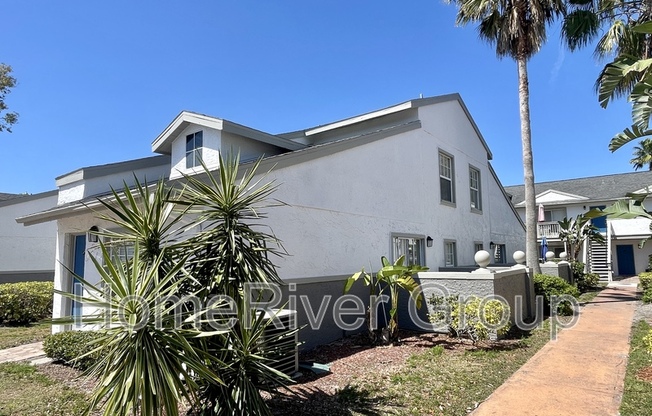 8517 LINCOLN CV DR